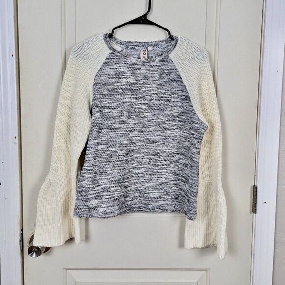 DOLAN | Gray White Raglan Bell Sleeve Sweater Size Medium - Picture 1 of 8